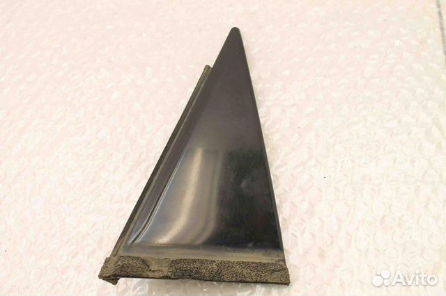 Уголок двери задней правой Infiniti M35 M35x M45 Y