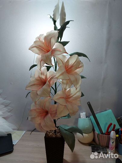 Лилия светильник