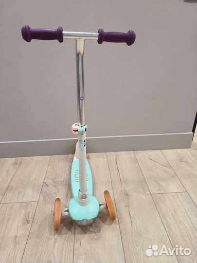 Самокат детский светящийся трехколесный бу