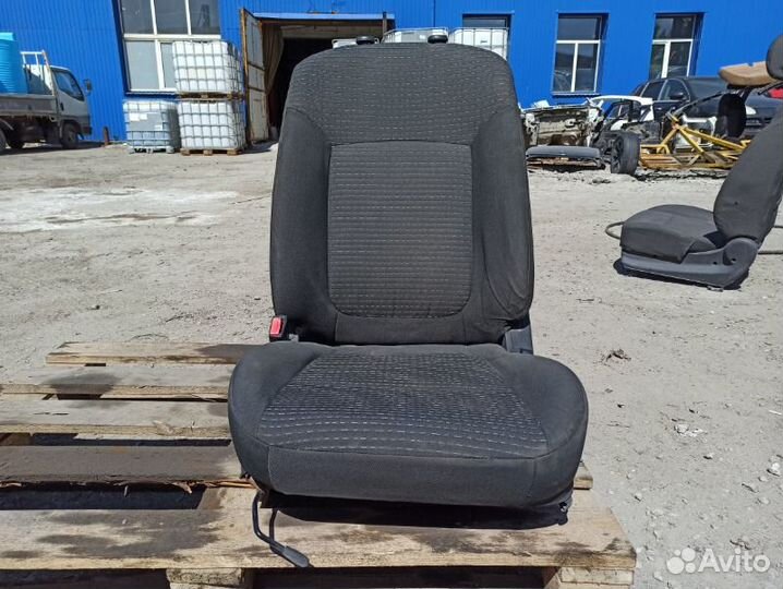 Сиденье Nissan Almera Classic B10 QG16 2008