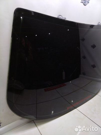 Стекло заднее Mercedes-Benz E 200 W 210 2.0 M111