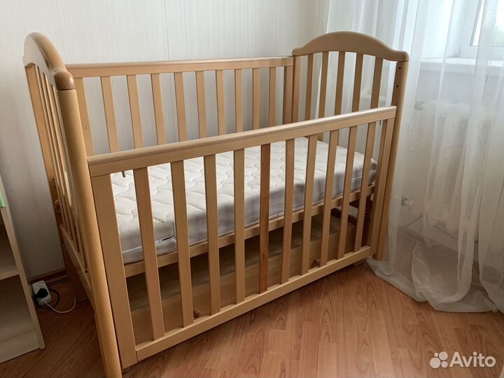 Детская кроватка 