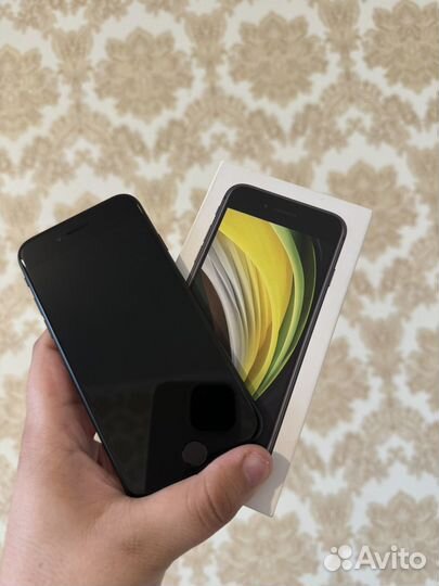 iPhone SE (2020), 64 ГБ