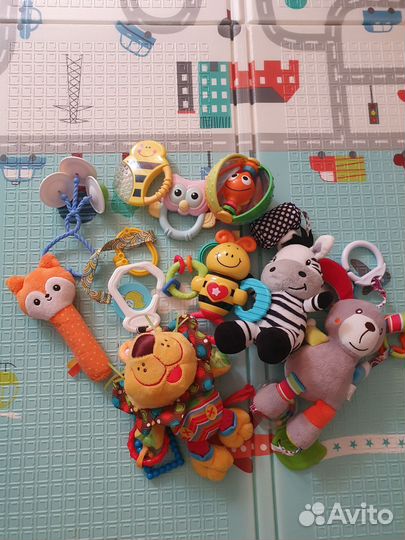 Игрушки для малышей пакетом