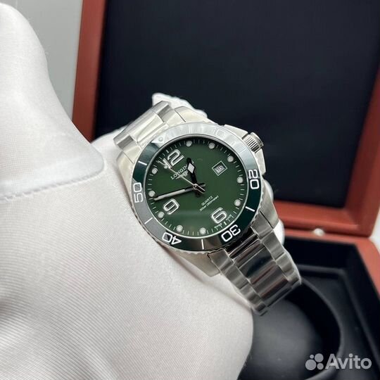 Мужские часы кварцевые зеленые Longines