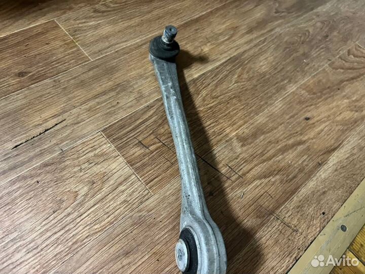 Рычаг передний правый верхний Audi A8 D4/4H 2011