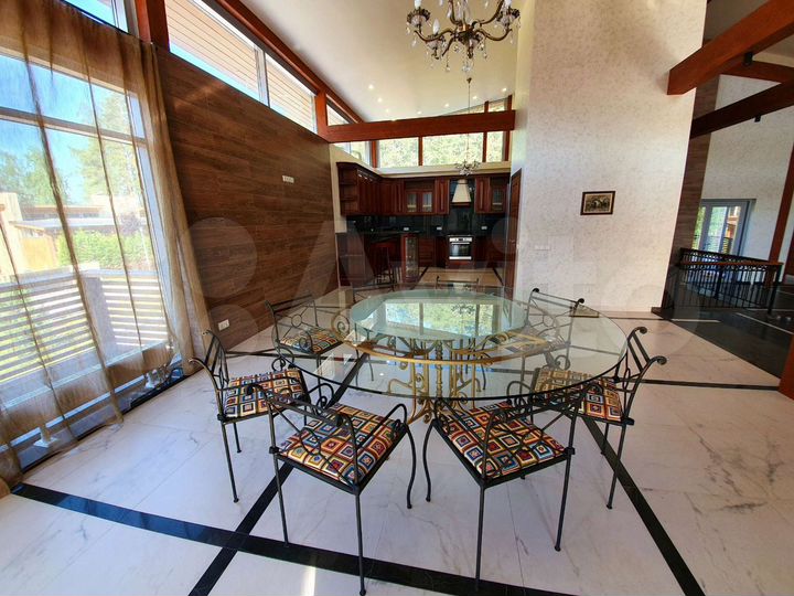 Коттедж 472,4 м² на участке 51 сот.