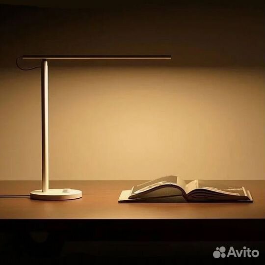Настольная лампа Xiaomi Mi Smart LED Desk Lamp 1S