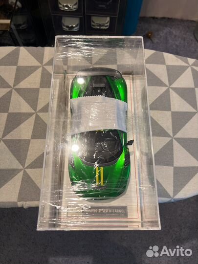 Novitec 1:18 f8 n- largo