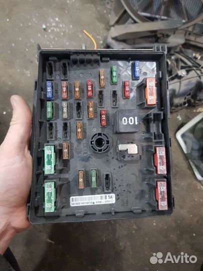 Блок предохраничелей тигуан