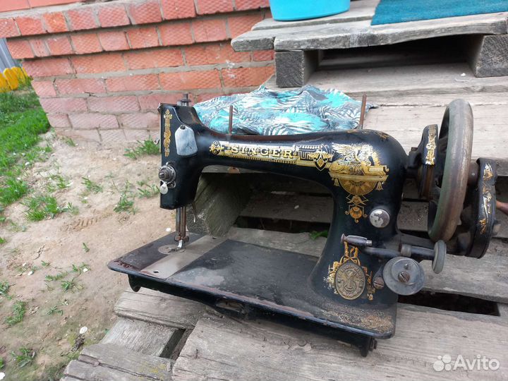 Швейная машинка зингер