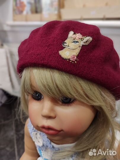 Берет с ручной вышивкой