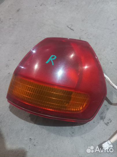 Фонарь правый Nissan Wingroad