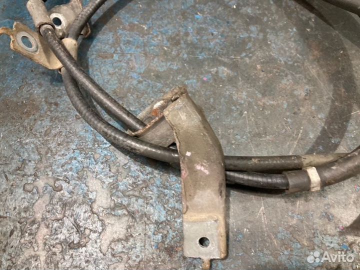 Трос ручника левый Suzuki Kizashi RE