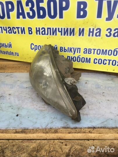 Фара передняя правая Peugeot 206