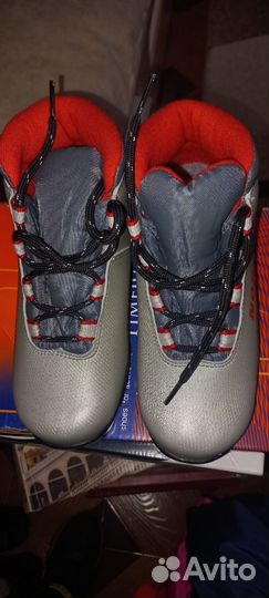 Лыжные ботинки