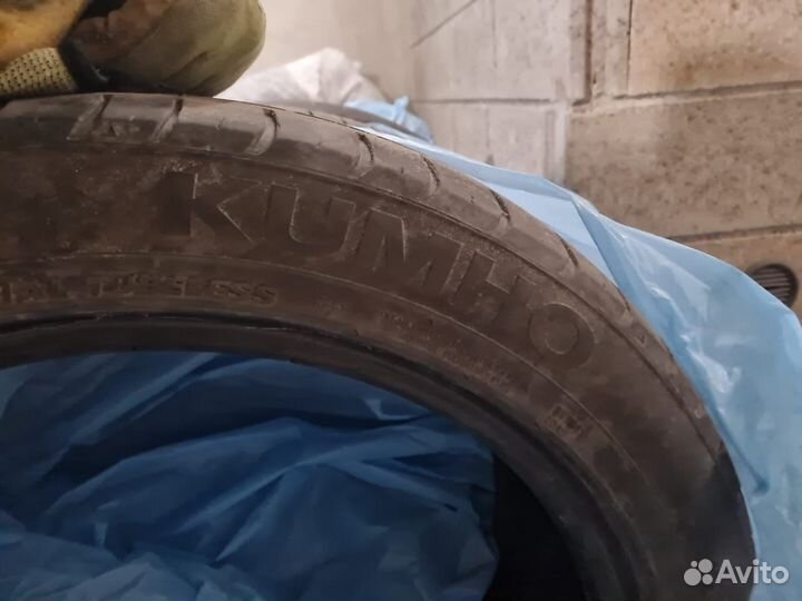 Kumho Ecsta 711 235/45 R18 98W