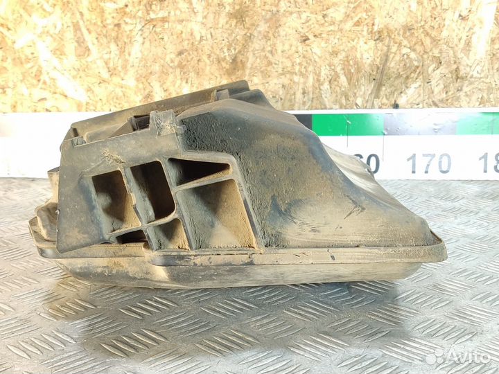 Корпус воздушного фильтра Renault Megane 2003 2009