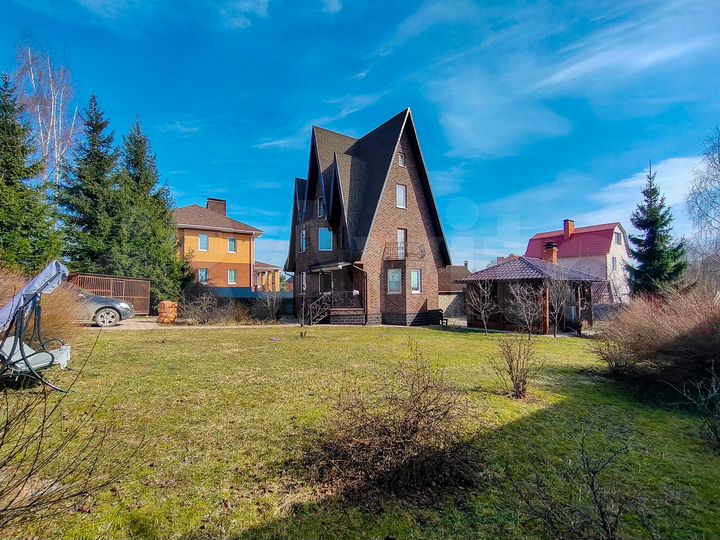 Дом 170 м² на участке 12 сот.