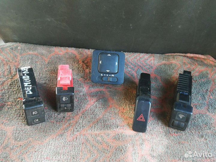 Кнопка Мазда Демио 1