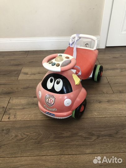 Машинка-каталка для девочки