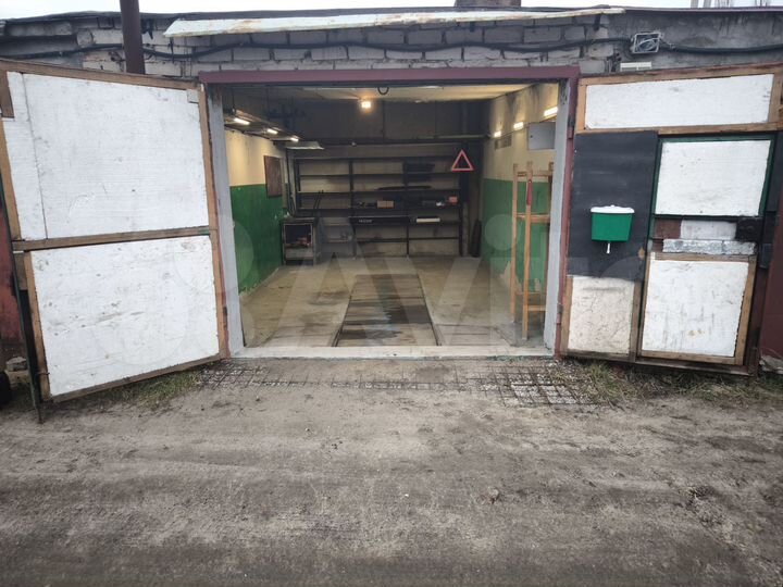 Гараж, > 30 м²