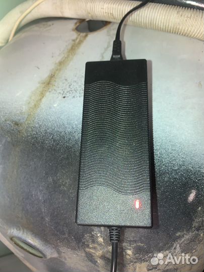 Зарядное устройство для самокатов