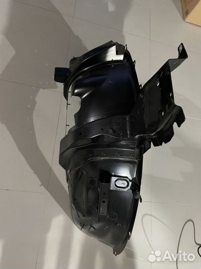 Внутренняя часть арки колеса porsche 9Y0809851Y