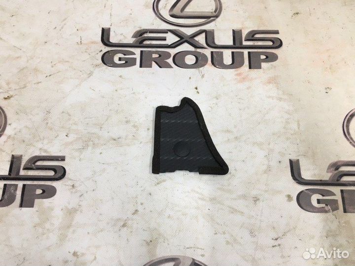 Дефлектор радиатора задний левый Toyota Rav4 AVA44