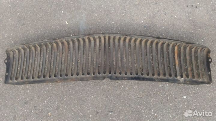 Продам решётку радиатора газ 21