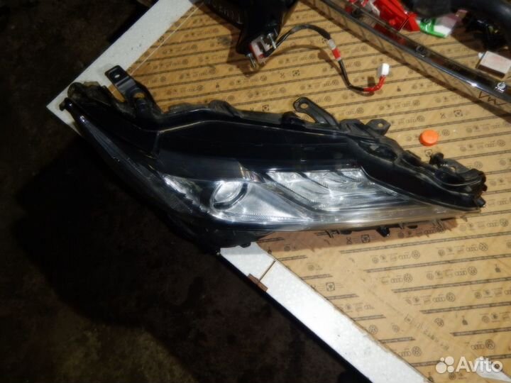 Фара правая Toyota Camry v70