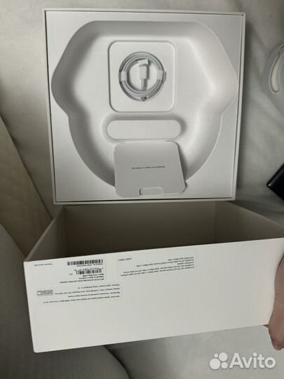 Коробка с чехлом для Air pods Max