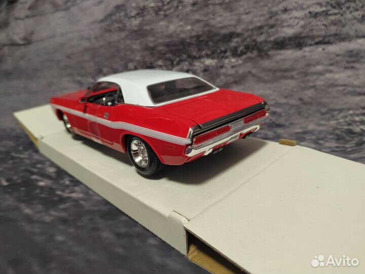 Dodge Challenger R/T Coupe 1970 1:24