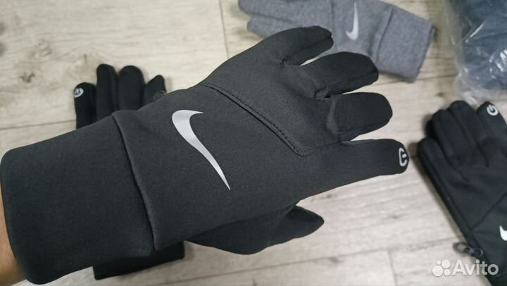 Перчатки Nike