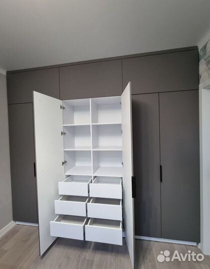 Шкаф распашной на заказ от мебельной фабрики