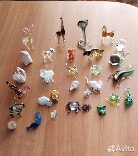 Коллекция фигурок животных стекло
