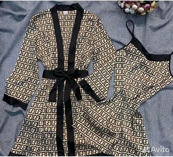 Женский халатик шелковый и сорочка