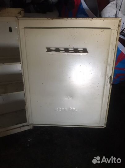 Старинный медицинский шкаф-аптечка 30-40 гг