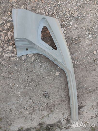 Продам заднее правое крыло веста