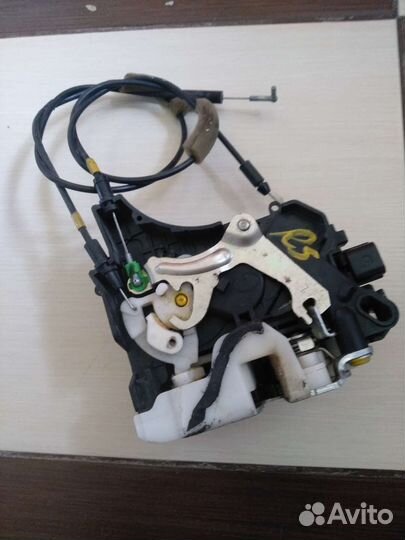 Замок багажника