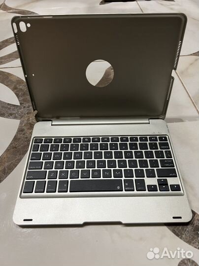 Дополнительная клавиатура на iPad air 2