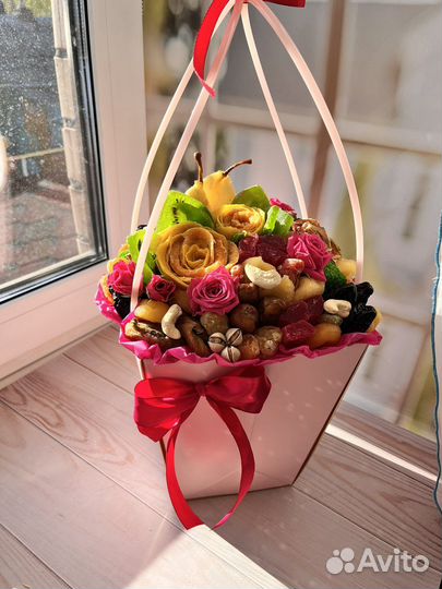 Букеты из сухофруктов и орехов