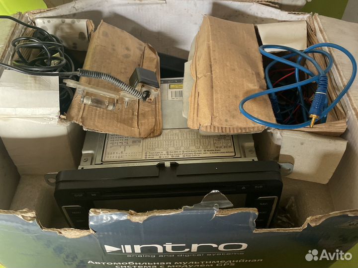 Автомагнитола Intro CHR-1811 ST