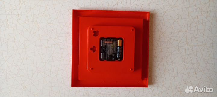 Часы кварцевые