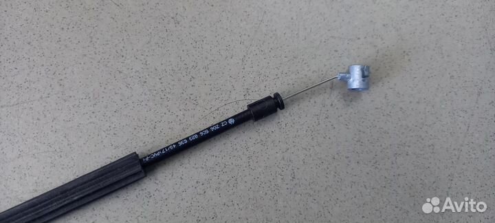 Трос открывания капота VW Jetta 2011