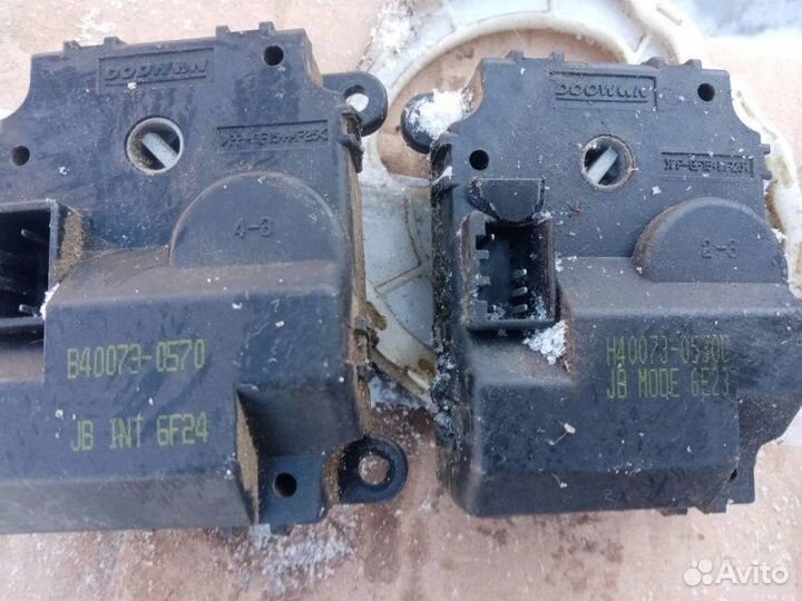 Моторчик заслонок отопителя Kia Rio 2 2006