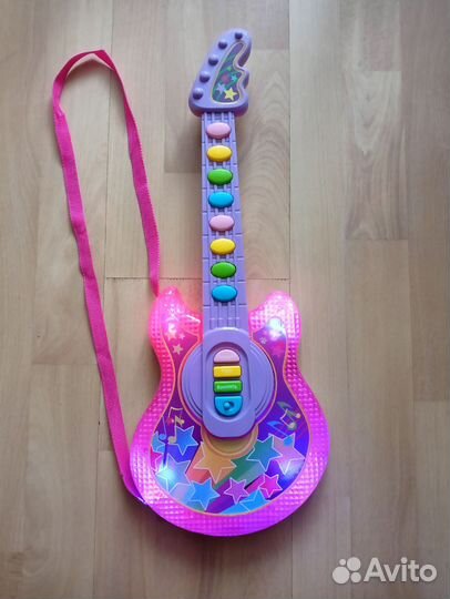 Гитара музыкальная и светится