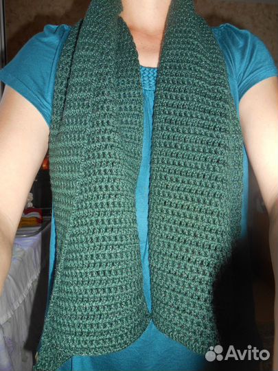 Вязаный зеленый шарф