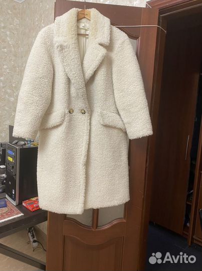 Пальто зимнее белое 44-46 размер