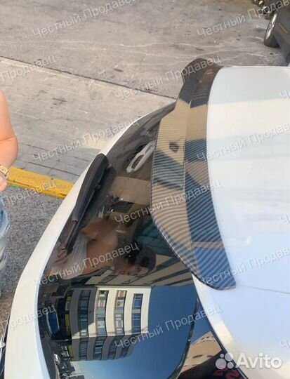 Спойлер на хетчбек